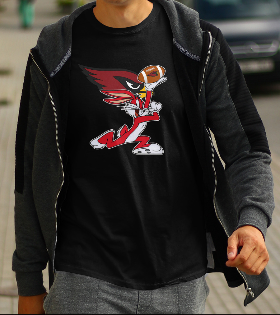 Arizona Cardinals Bugs Bunny Holding Football T-Shirt