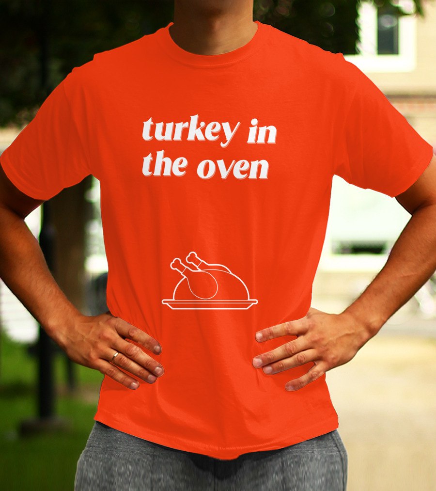 Turkey In The Oven Thanksgiving Holiday Plate T-Shirt