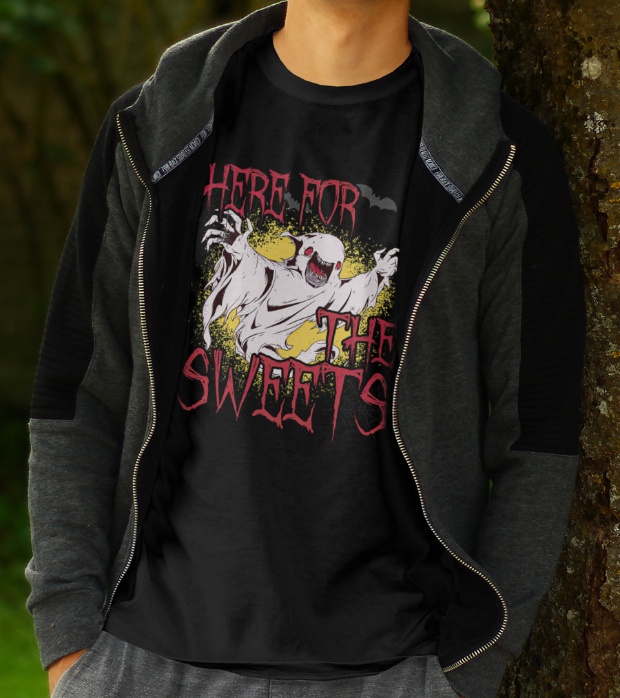 Here For The Sweets Ghost Costume With Ghosts For Halloween T-Shirt
