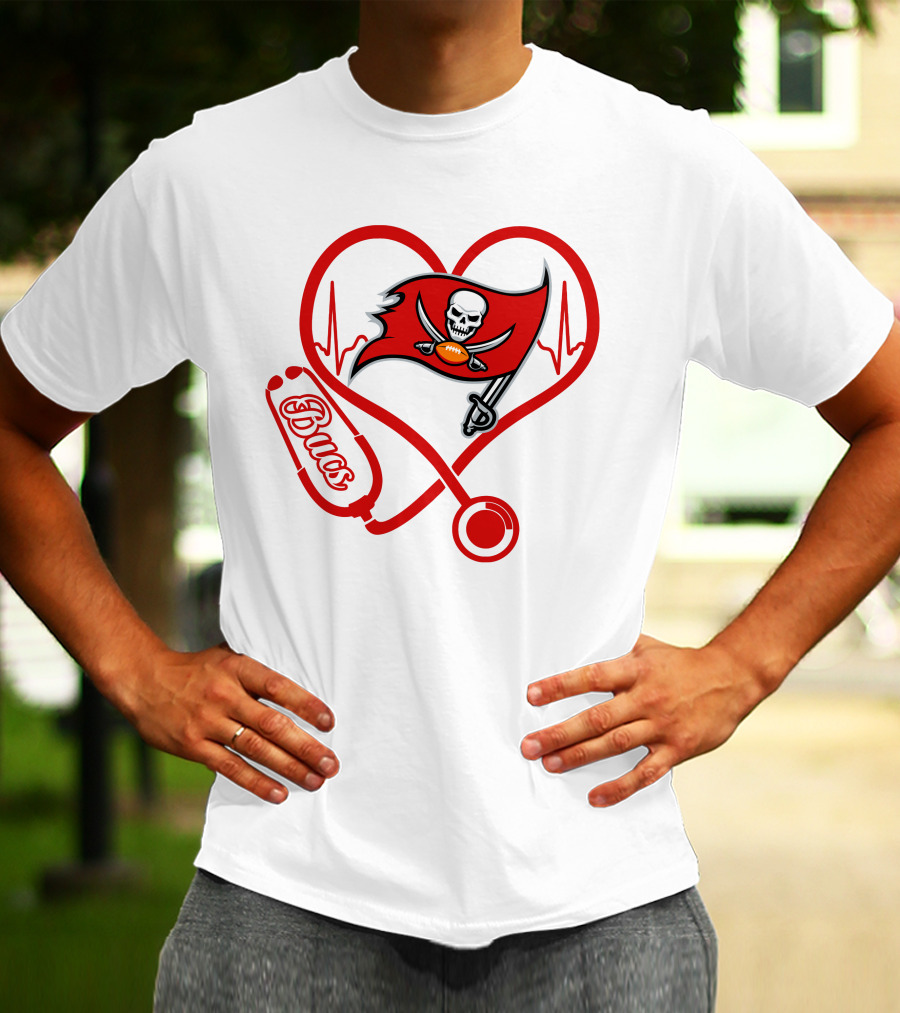 Nurse Heartbeat Love Bucs Tampa Bay Buccaneers Stethoscope Flag T-Shirt