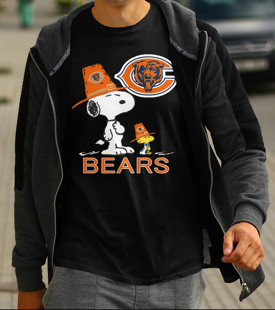 Chicago Bears Snoopy And Woodstock Thanksgiving Football T-Shirt