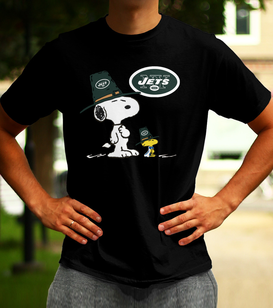 New York Jets Snoopy And Woodstock With Pilgrim Hats T-Shirt