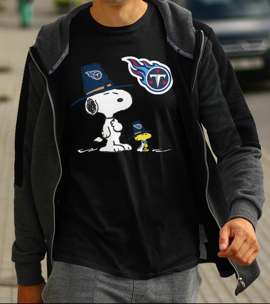 Tennessee Titans Snoopy And Woodstock Pilgrim Hats T-Shirt