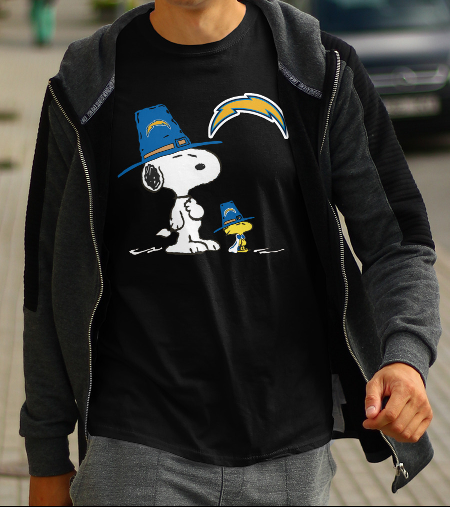 Snoopy And Woodstock Chargers Fans With Lightning Bolt T-Shirt