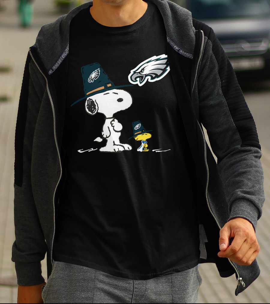 Philadelphia Eagles Snoopy Thanksgiving Pilgrim Hat T-Shirt