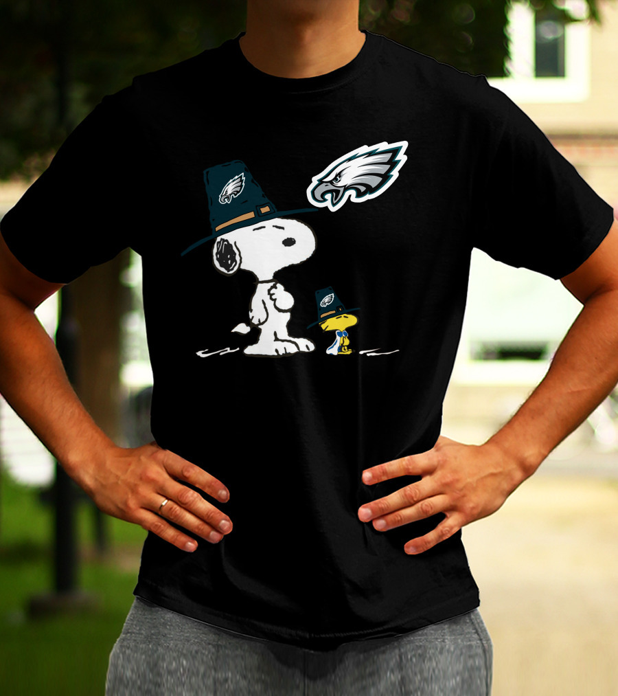 Philadelphia Eagles Snoopy Thanksgiving Pilgrim Hat T-Shirt