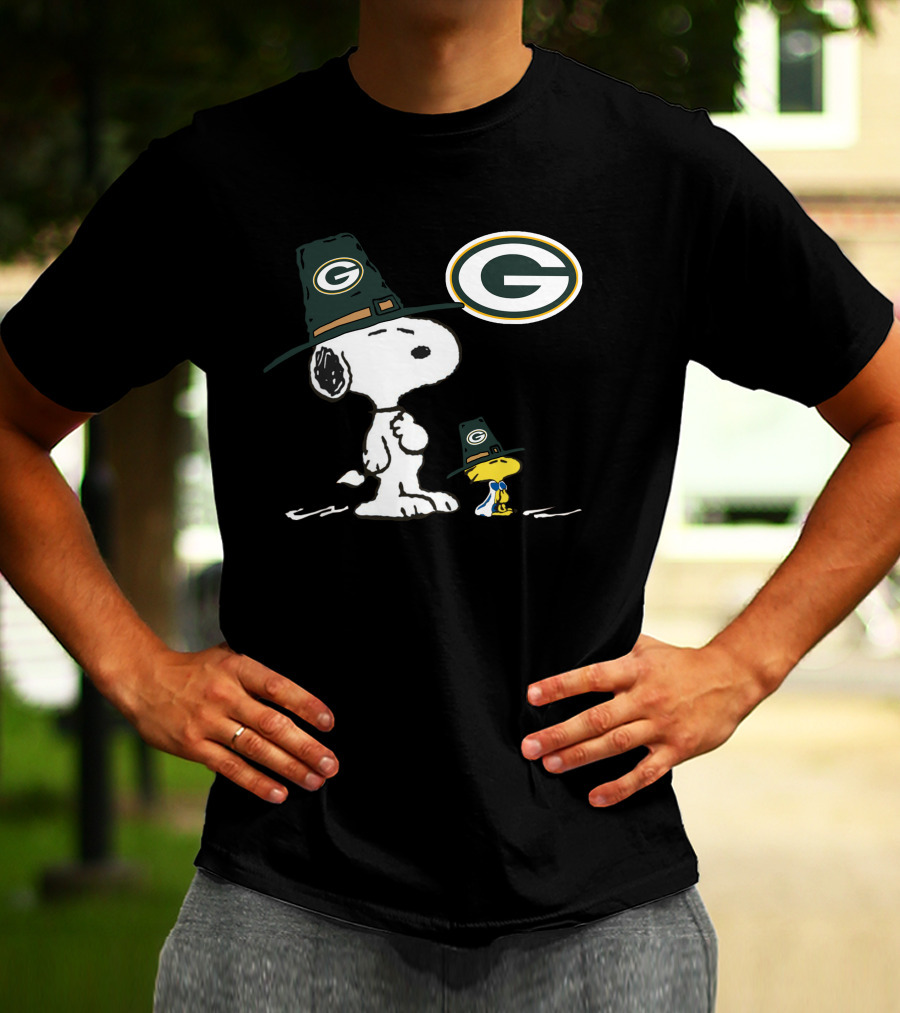 Snoopy And Woodstock Green Bay Packers Fan Gear T-Shirt