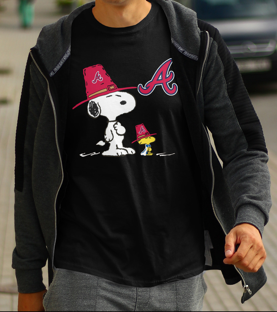 Snoopy And Woodstock Atlanta Braves Hat T-Shirt