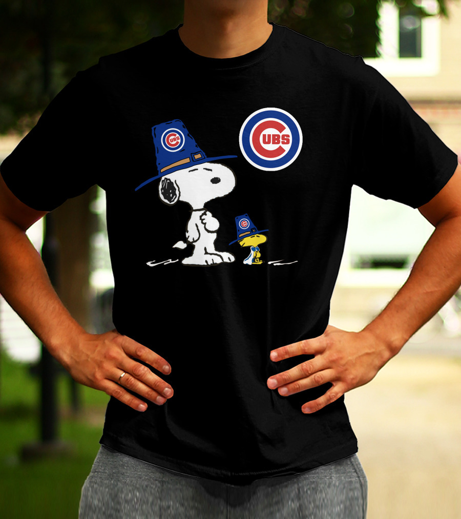 Chicago Cubs Snoopy Woodstock Pilgrim Hat T-Shirt
