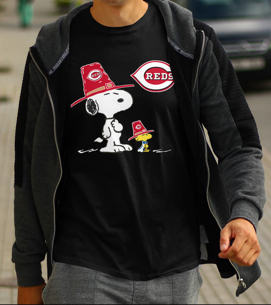 Cincinnati Reds Snoopy And Woodstock Baseball Fans T-Shirt