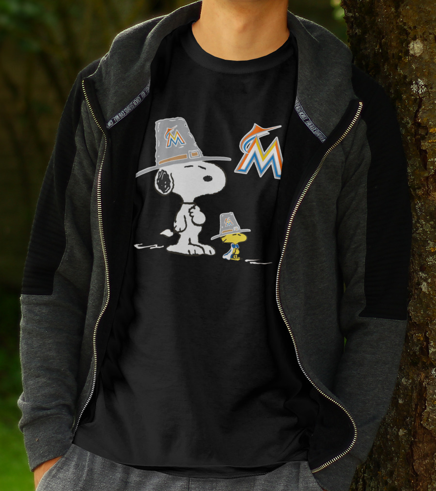 Miami Marlins Snoopy Woodstock Pilgrim Hats T-Shirt