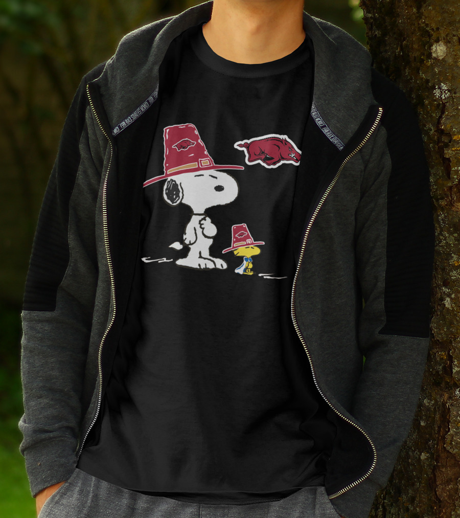 Snoopy And Woodstock Arkansas Razorbacks Hat With Hog T-Shirt