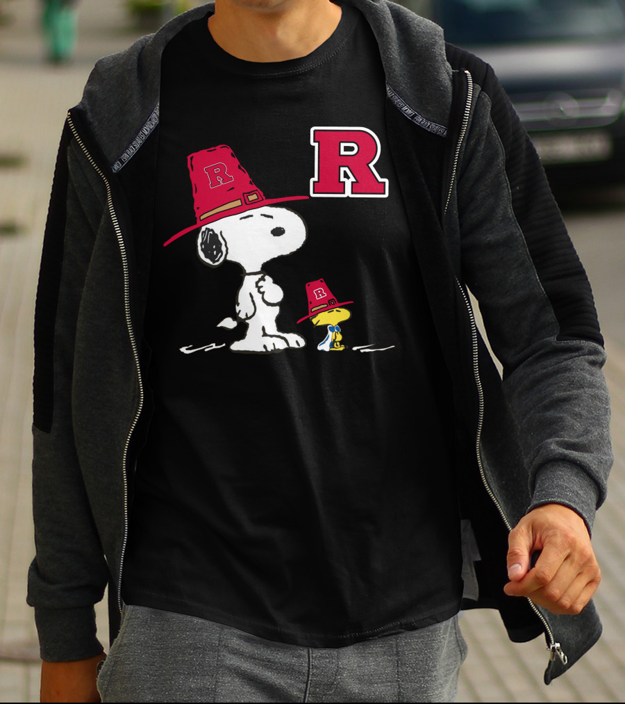Rutgers Scarlet Knights Snoopy Woodstock Pilgrim Hat T-Shirt