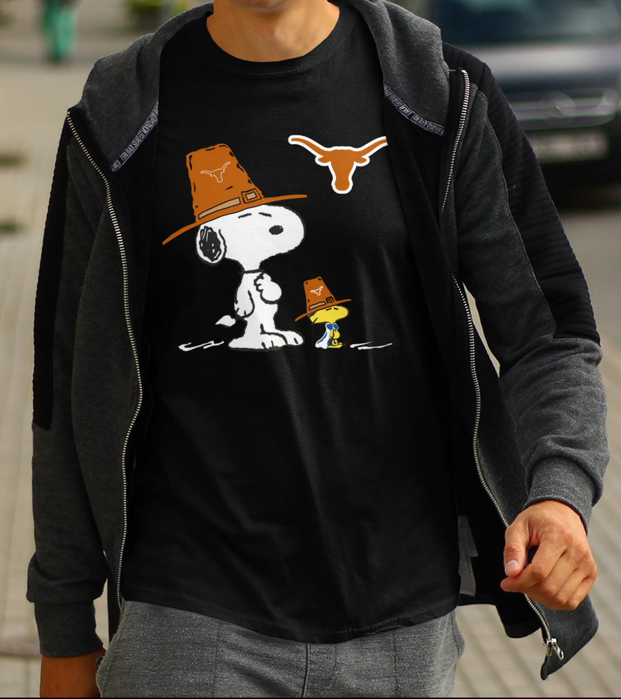 Texas Longhorn Snoopy Woodstock Wearing Cowboy Hats With Longhorn T-Shirt