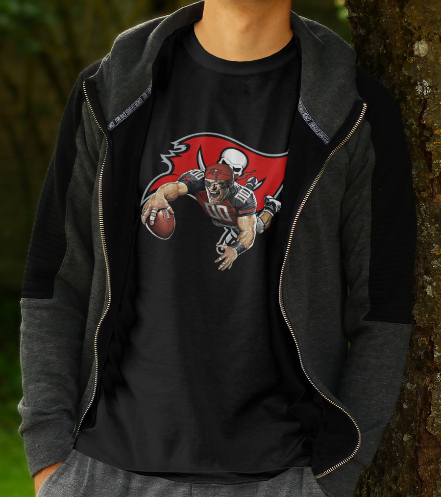 Tampa Bay Buccaneers Football Player Dive With Team T-Shirt
