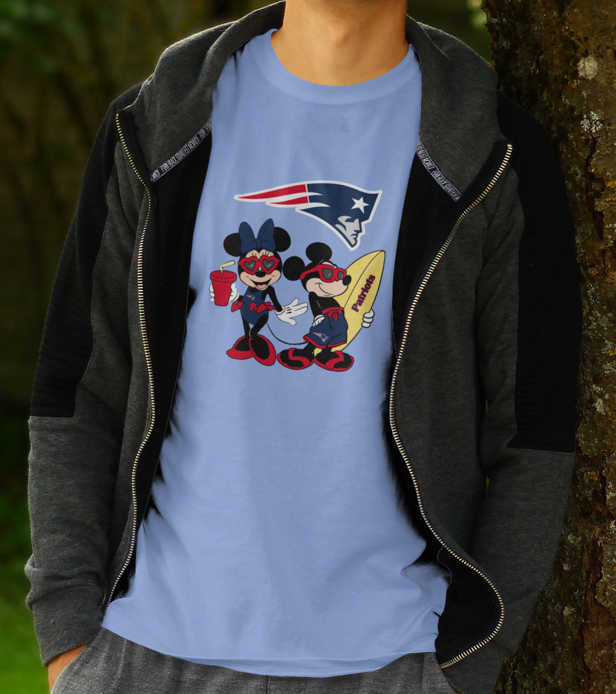 Patriots Mickey And Minnie Vacation With Surfboard And Drink T-Shirt