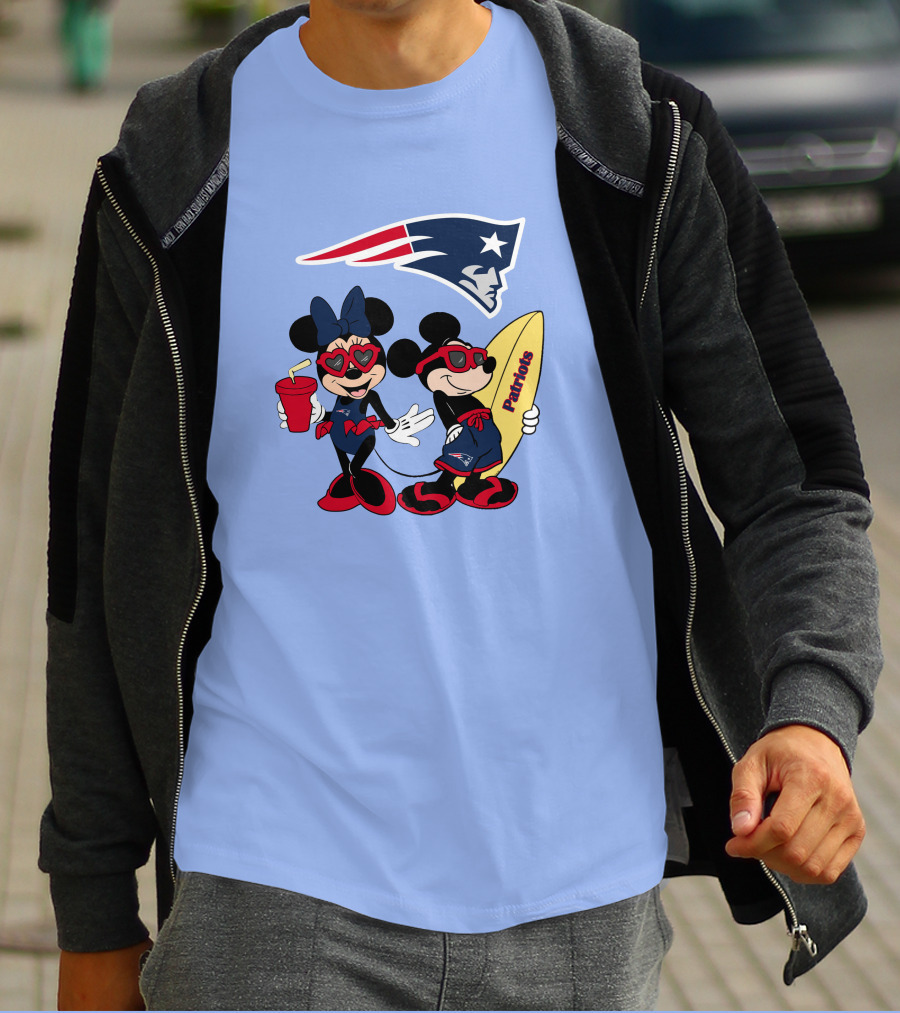 Patriots Mickey And Minnie Vacation With Surfboard And Drink T-Shirt