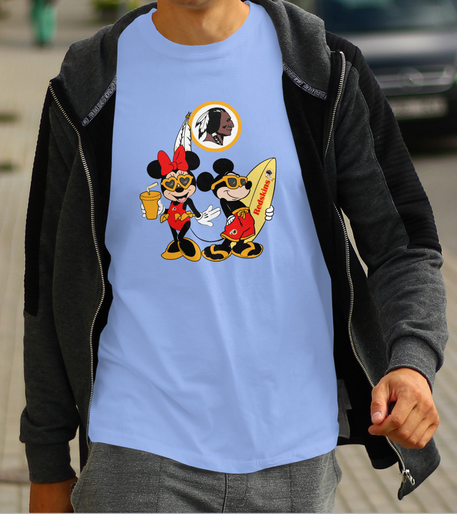 Redskins Mickey And Minnie Vacation Fun With Surfboard And Drink T-Shirt