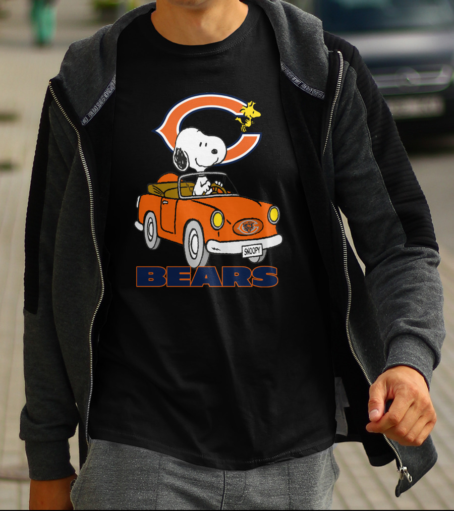 Chicago Bears Snoopy Driving With Woodstock T-Shirt
