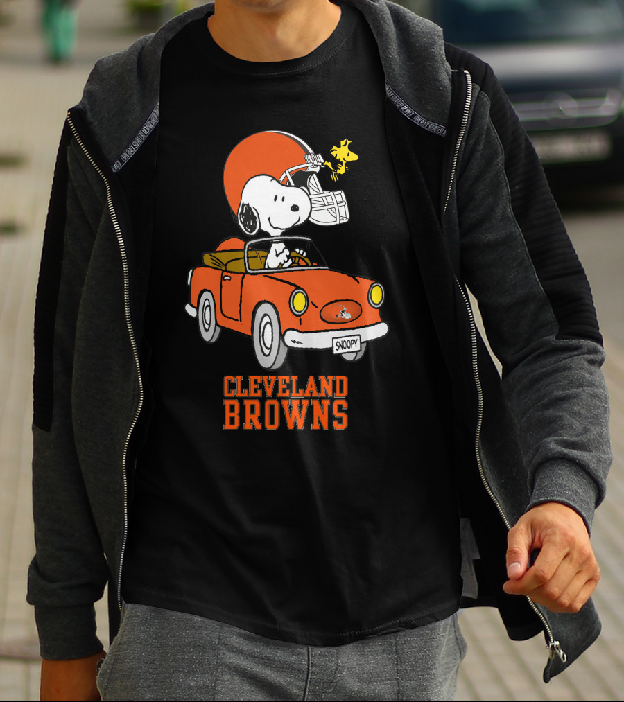 Cleveland Browns Snoopy Driving Football Adventure T-Shirt
