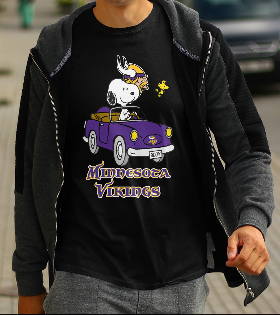 Minnesota Vikings Snoopy Car Ride T-Shirt