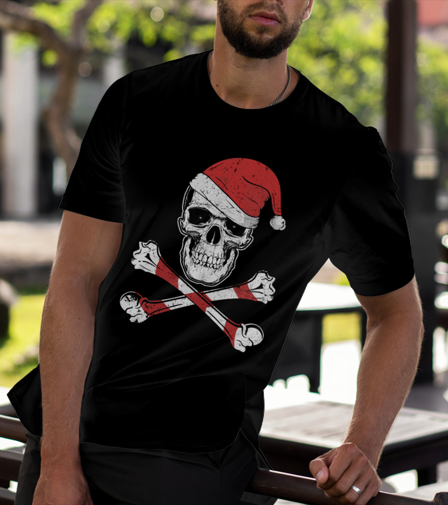 Pirate Jolly Roger Santa Hat Skull Christmas T-Shirt