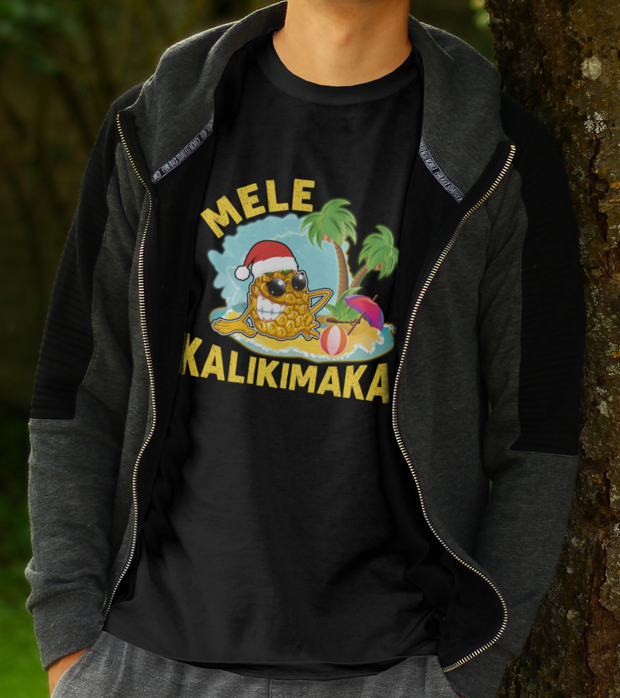 Mele Kalikimaka Hawaiian Pineapple With Santa Hat Tropical Christmas Vibes T-Shirt