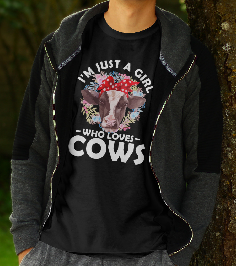 I'm Just A Girl Who Loves Cows Floral Pattern Cow Head With Red Polka Dot Bow T-Shirt