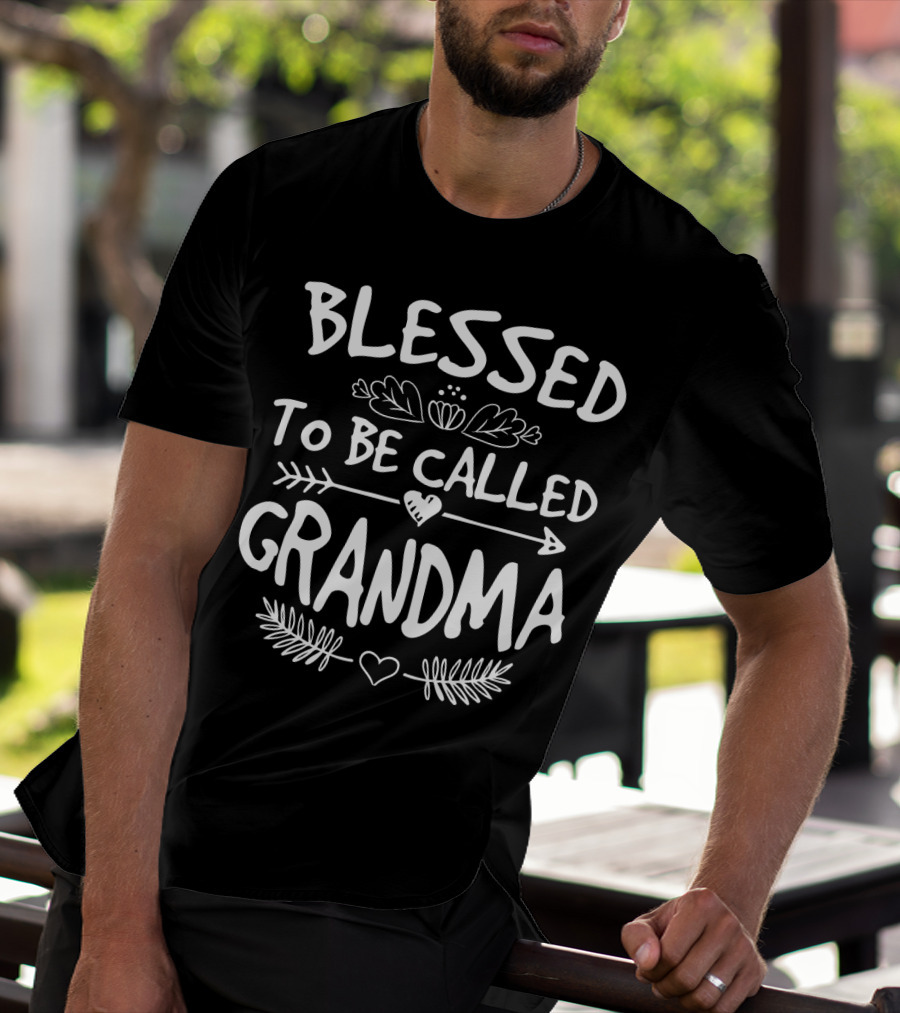 Blessed To Be Called Grandma With Heart And Arrow Motif T-Shirt