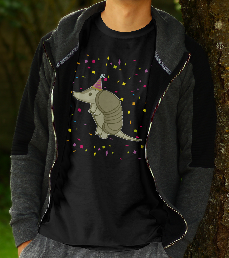 Funny Armadillo Birthday Celebration With Party Hat And Confetti T-Shirt