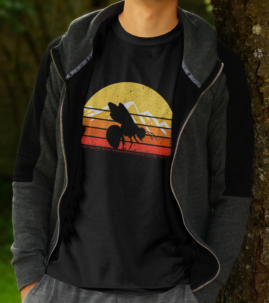 Retro Vintage Bee Sunburst With Mountain T-Shirt
