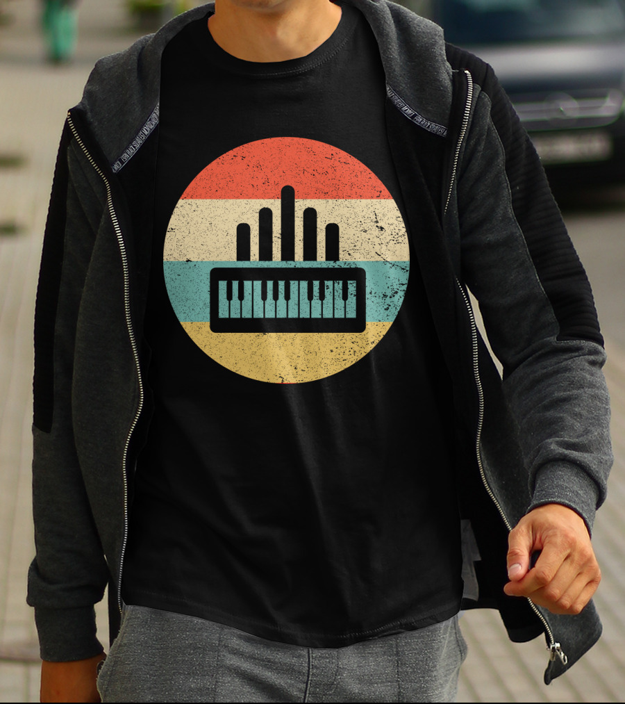Vintage Retro Organ Keyboard With Striped Circle T-Shirt