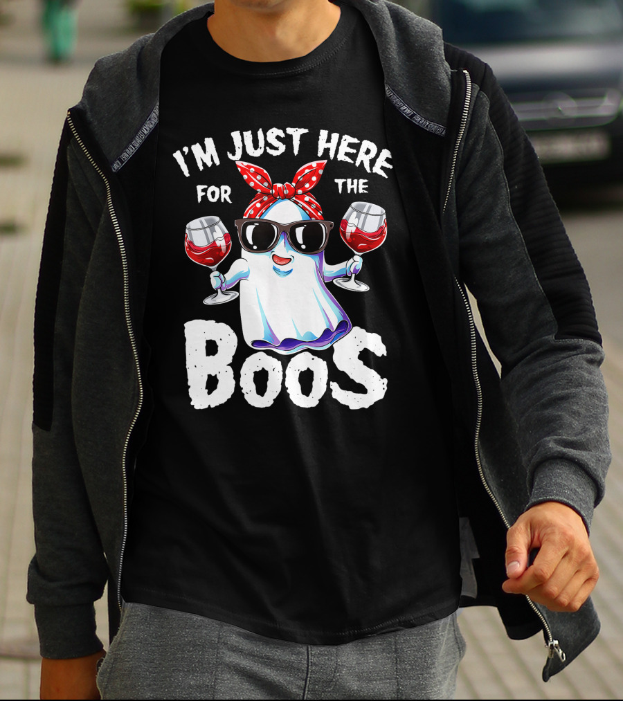 I'm Just Here For The Boos Funny Halloween Women Ghost Holding Wine Glasses T-Shirt