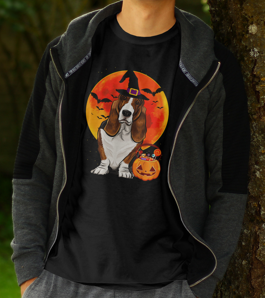 Basset Hound Witch Hat Halloween Pumpkin Candy Holder With Full Moon And Bats T-Shirt