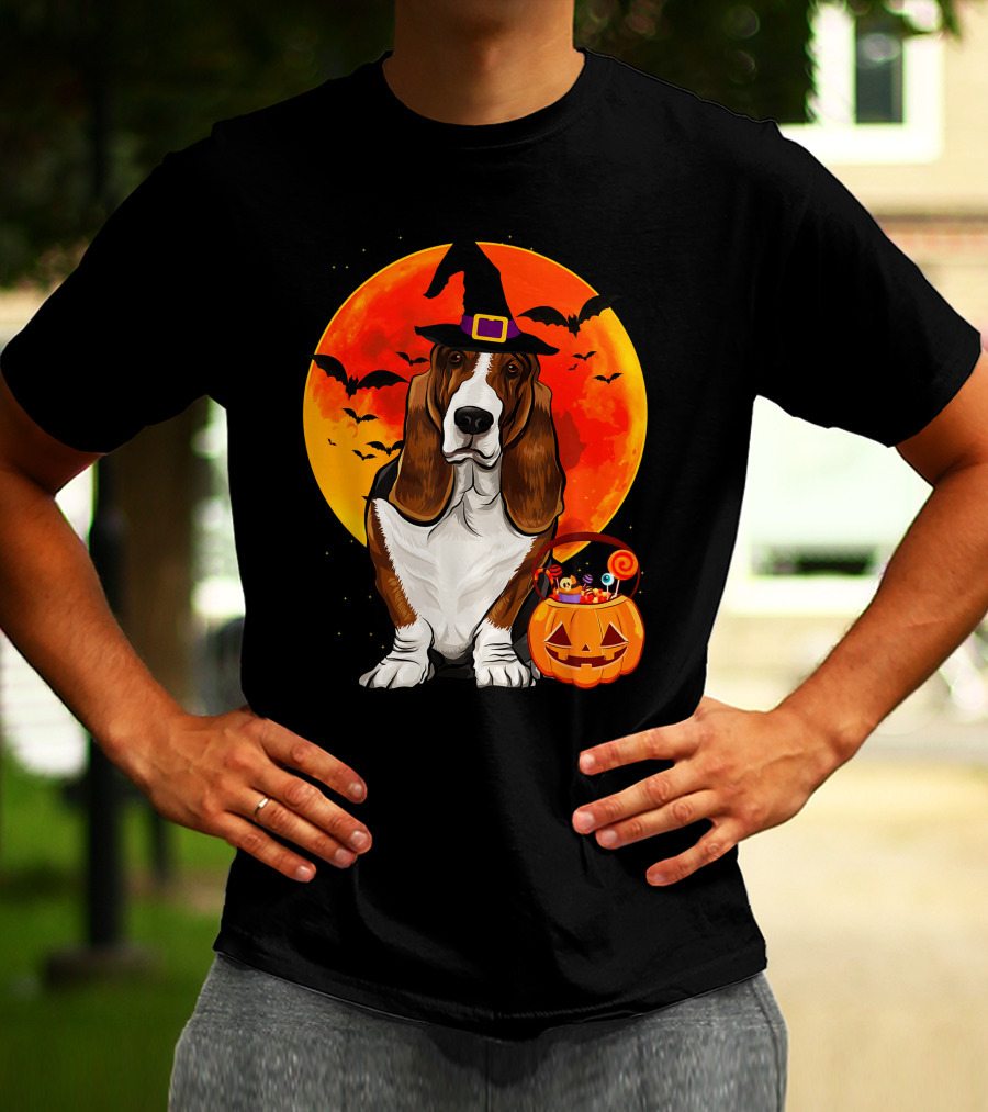 Basset Hound Witch Hat Halloween Pumpkin Candy Holder With Full Moon And Bats T-Shirt
