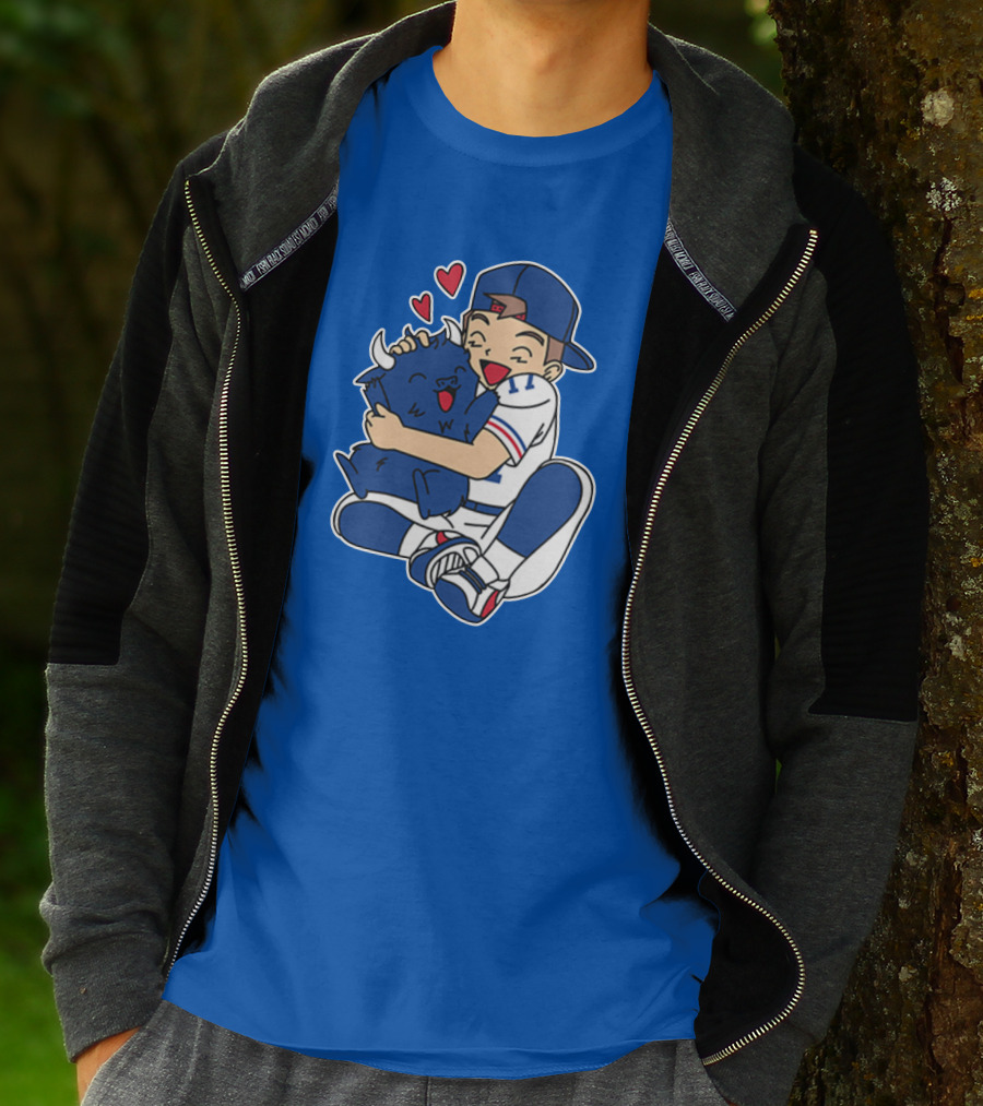 Gotta Throw 'Em All Cute Buffalo Hugging Sports Fan With Hearts T-Shirt