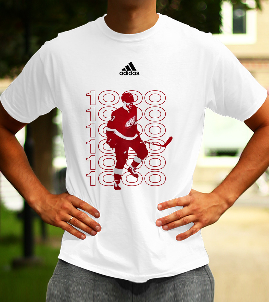 Detroit Red Wings 1000 Games Celebration Player T-Shirt