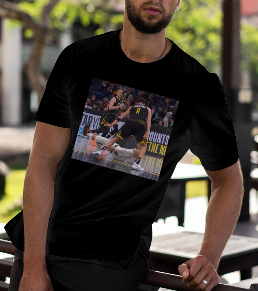 Klay Thompson Beating The Grizzlies On Christmas NBA Game T-Shirt