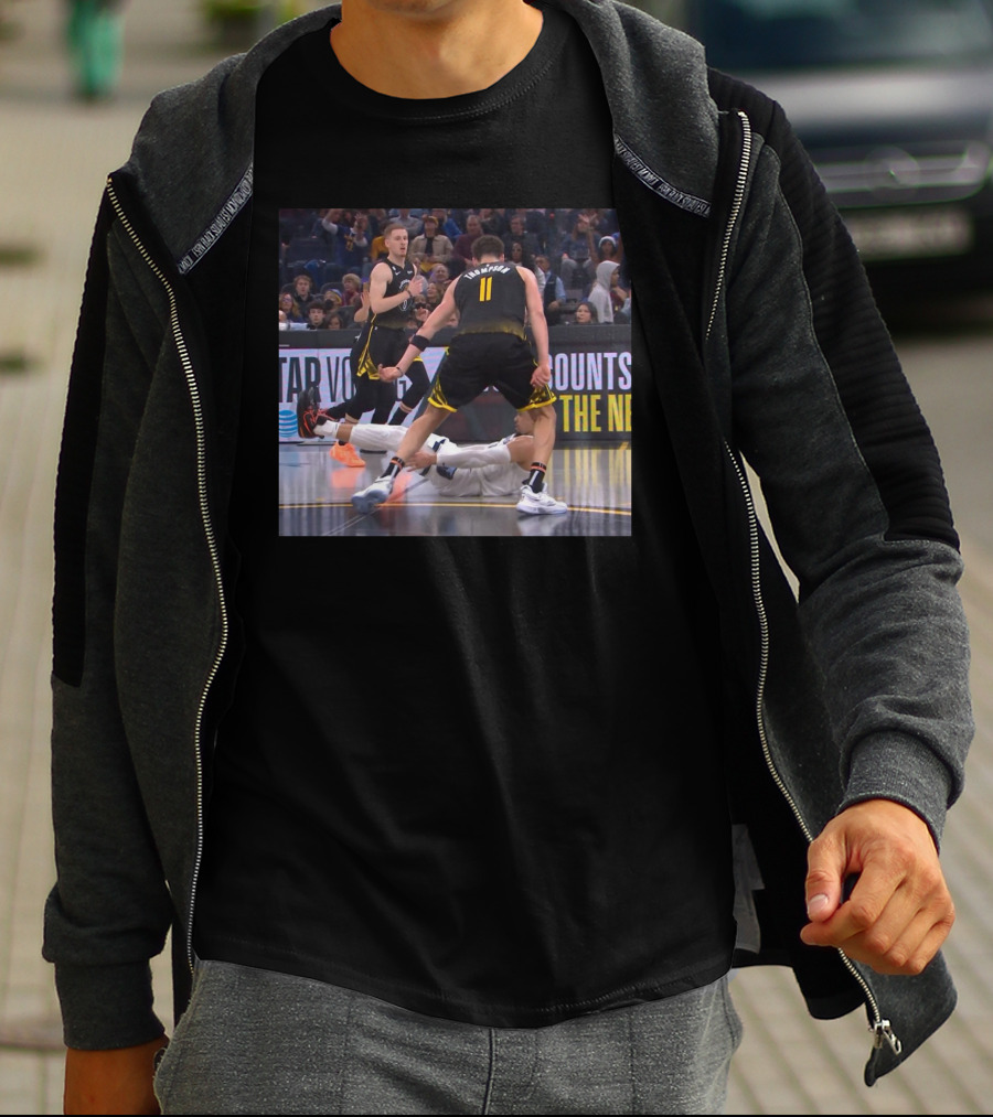 Klay Thompson Beating The Grizzlies On Christmas NBA Game T-Shirt