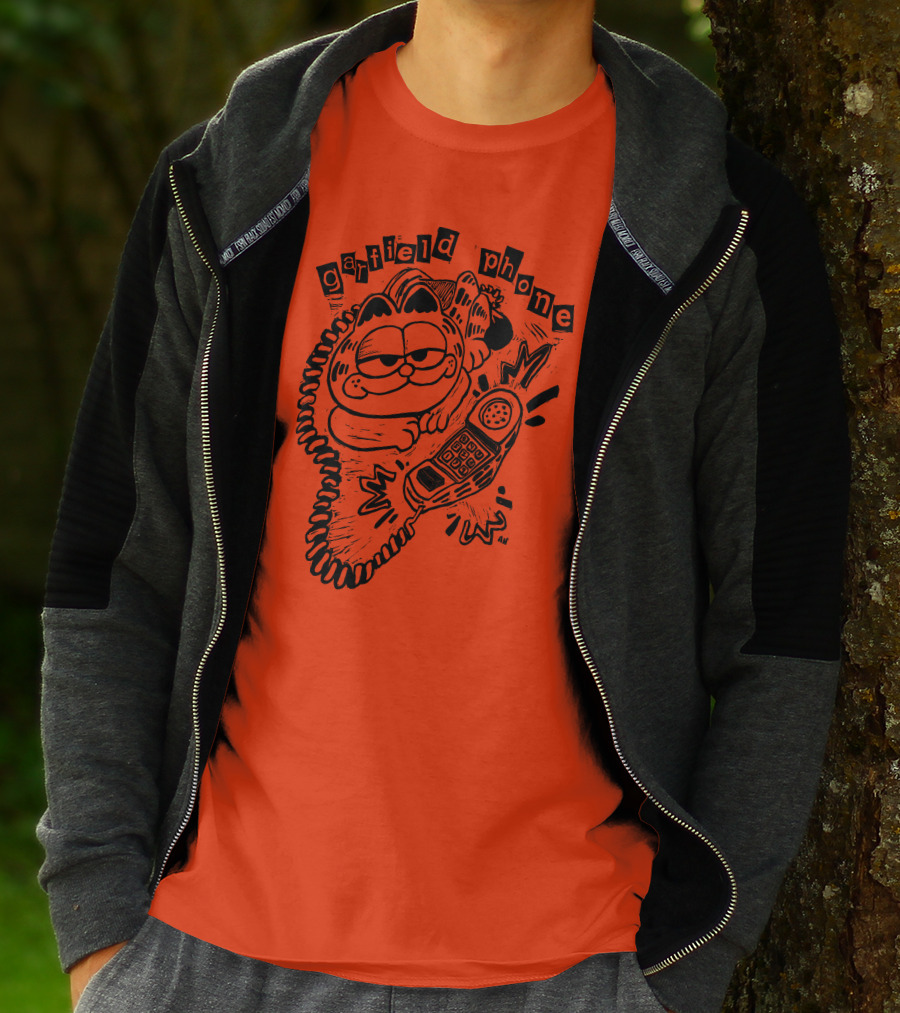 Craftsanity Shop Garfield Phone Relaxed Vintage Comic Vibe T-Shirt