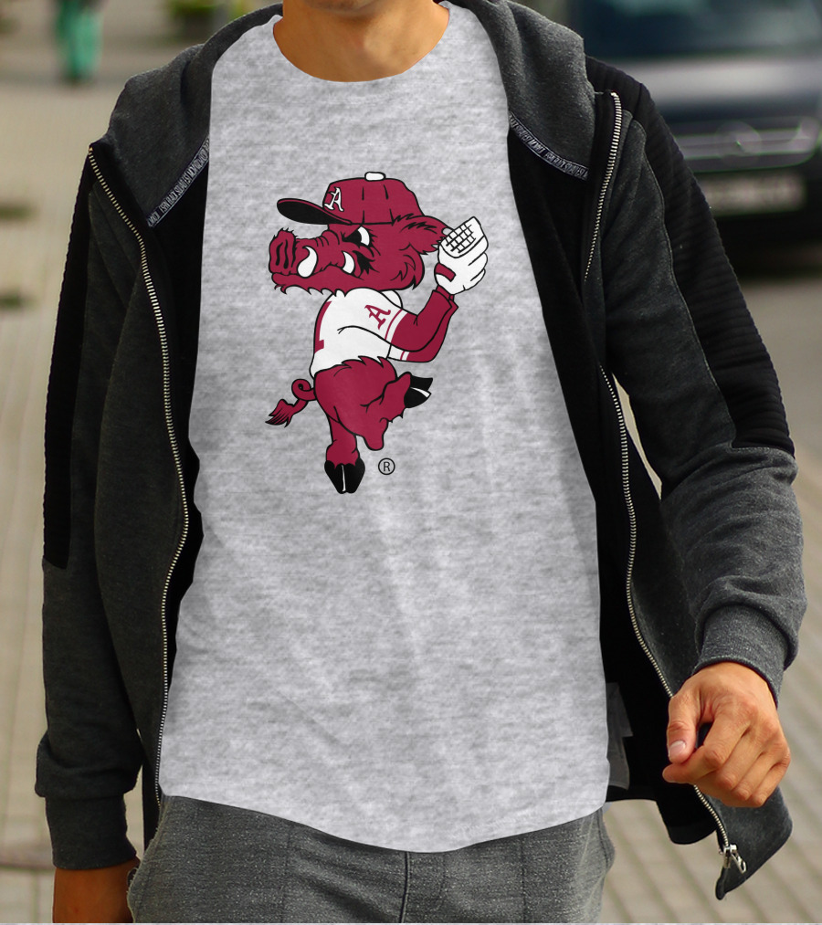 Arkansas Razorbacks Baseball Hog Pitching Ribby T-Shirt