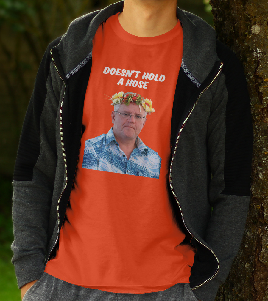 DOESN’T HOLD A HOSE FLORAL SHIRT T-Shirt