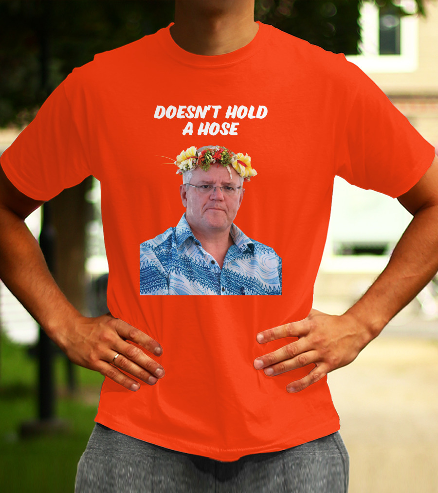 DOESN’T HOLD A HOSE FLORAL SHIRT T-Shirt