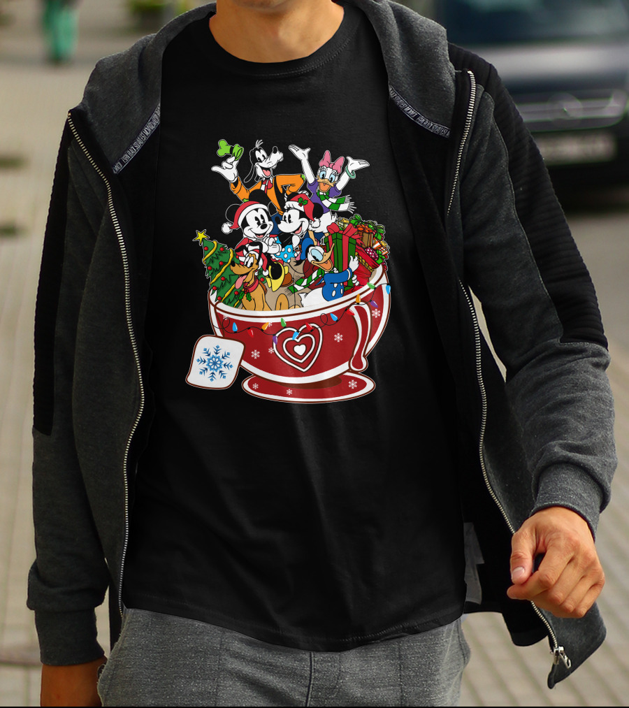 Xmas Minnie Mickey Daisy Donald Goofy Pluto Festive Cup T-Shirt