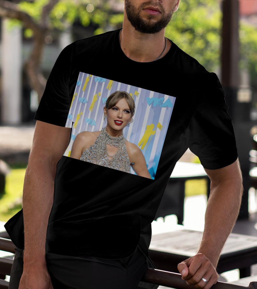 Taylor Swift MTV VMA Red Carpet Look With Silver Sequin Dress T-Shirt
