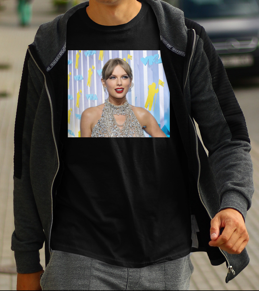 Taylor Swift MTV VMA Red Carpet Look With Silver Sequin Dress T-Shirt
