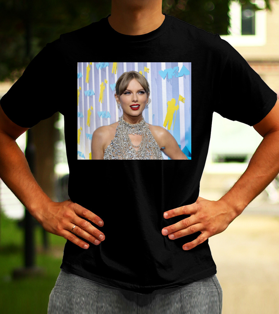 Taylor Swift MTV VMA Red Carpet Look With Silver Sequin Dress T-Shirt