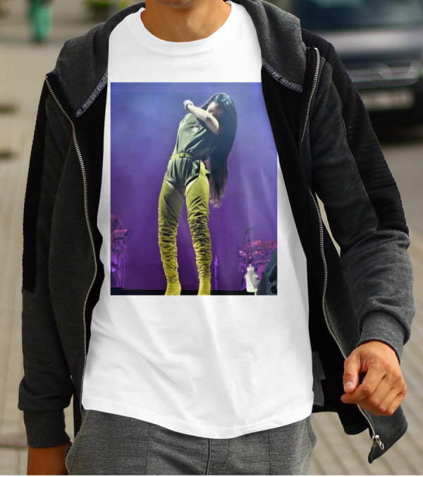 Rihanna Performing Live At Made In America Festival T-Shirt