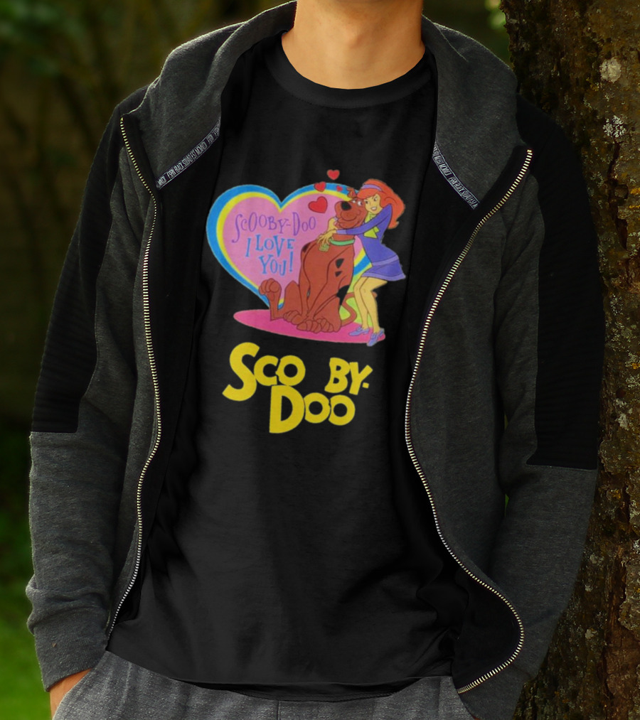 Scooby-Doo I Love You Heart And Hug With Daphne T-Shirt