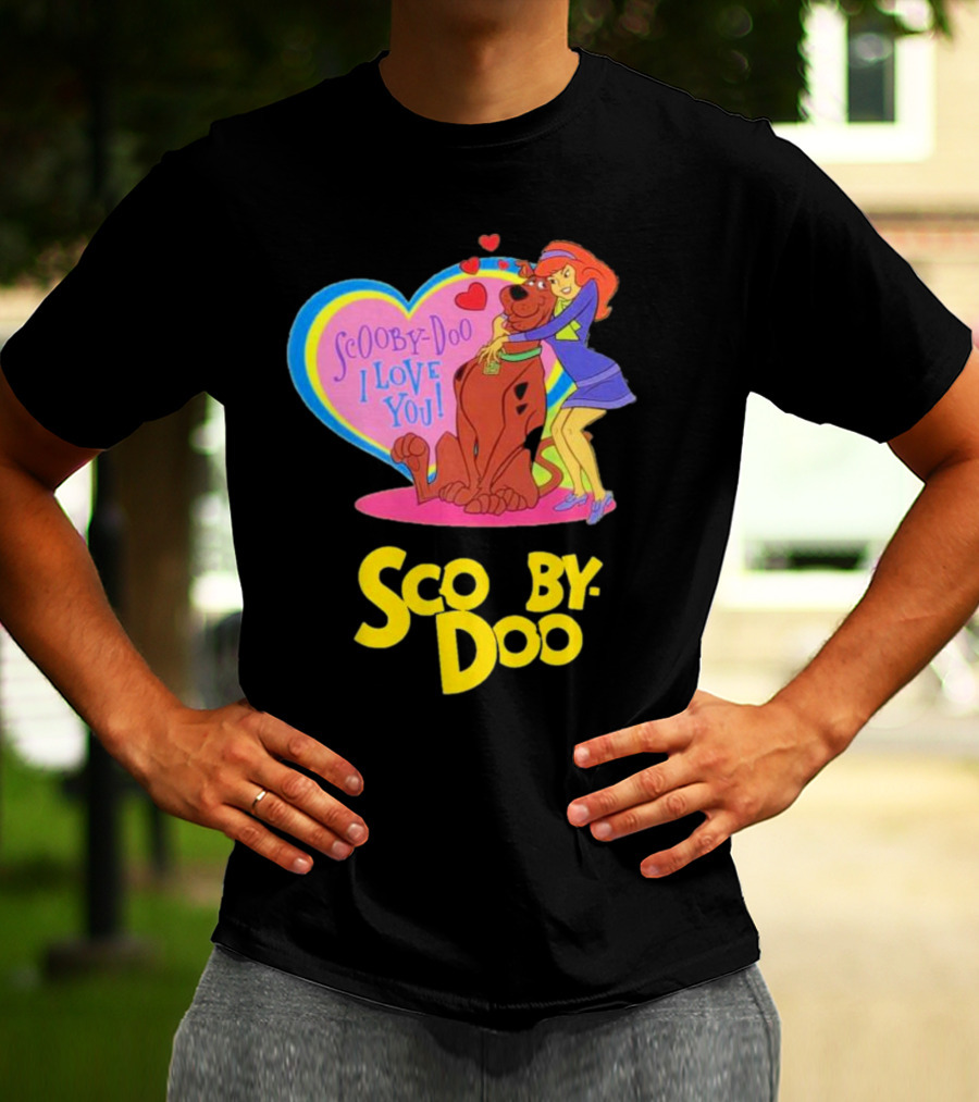 Scooby-Doo I Love You Heart And Hug With Daphne T-Shirt